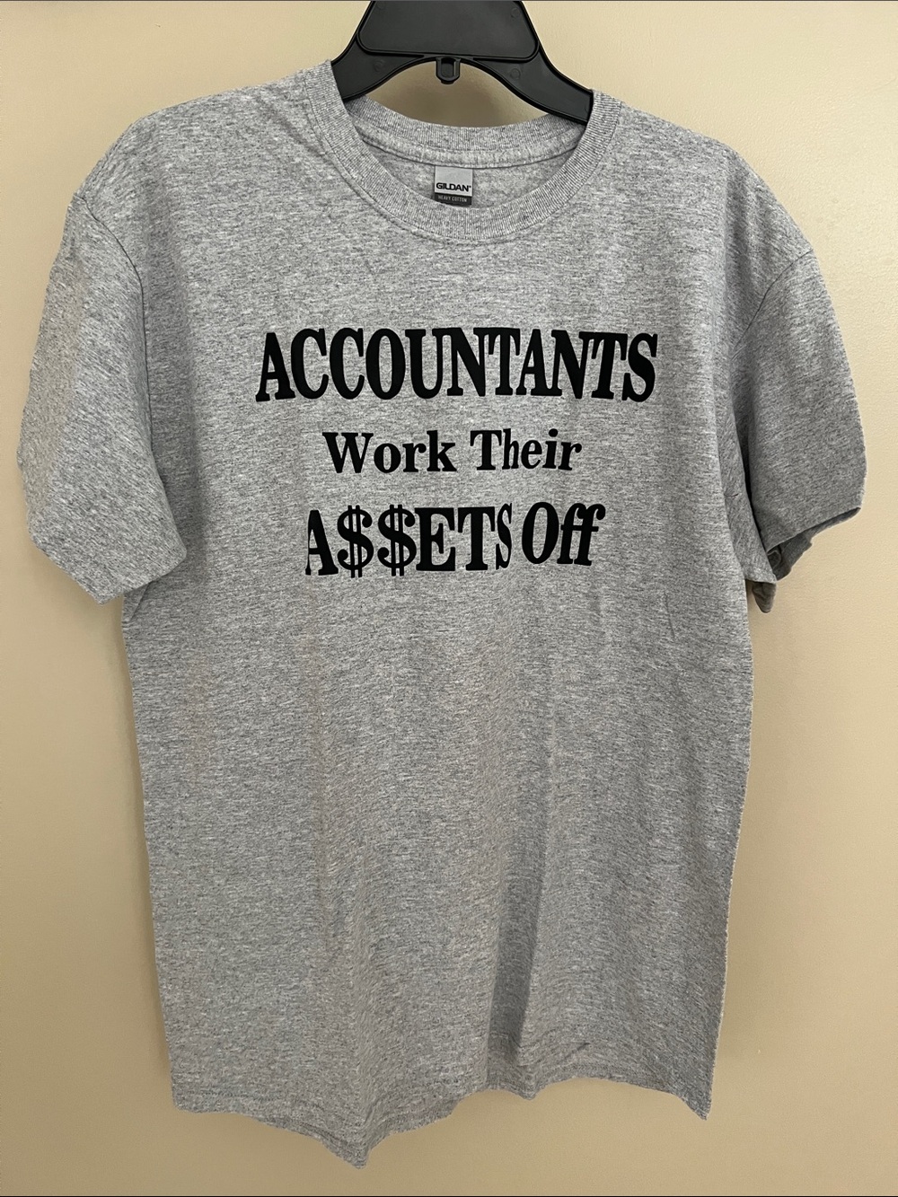 Gildan “ACCOUNTANTS Work Their A$$ETS Off” t-shirt size L
